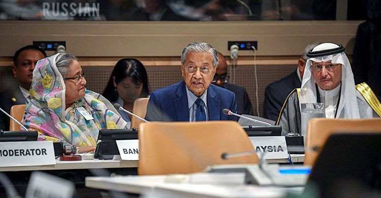 International community should take responsibility for Rohingya killing: Mahathir 
